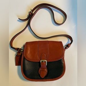 Liz Claiborne black & tan leather shoulder bag, like new, $45.